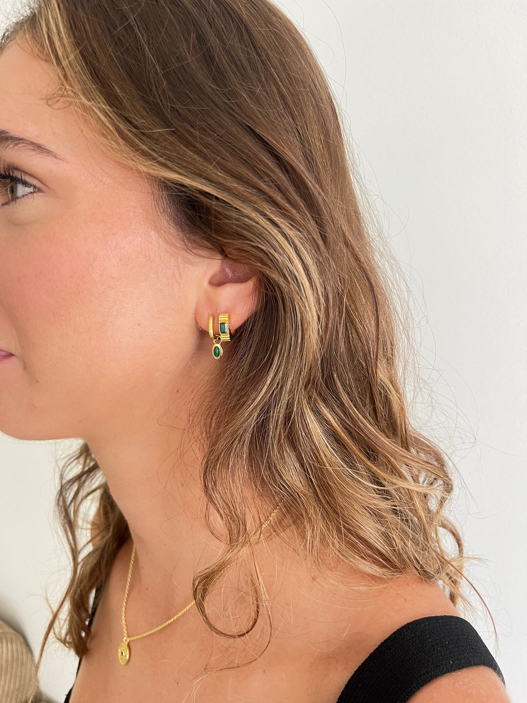 Retro Glamour Revival: Yellow Gold Hoops & 80s-Inspired Malachite Earrings