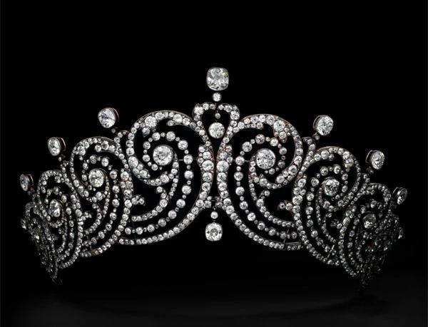 Priceless Cartier Jewellery Exhibition on Display